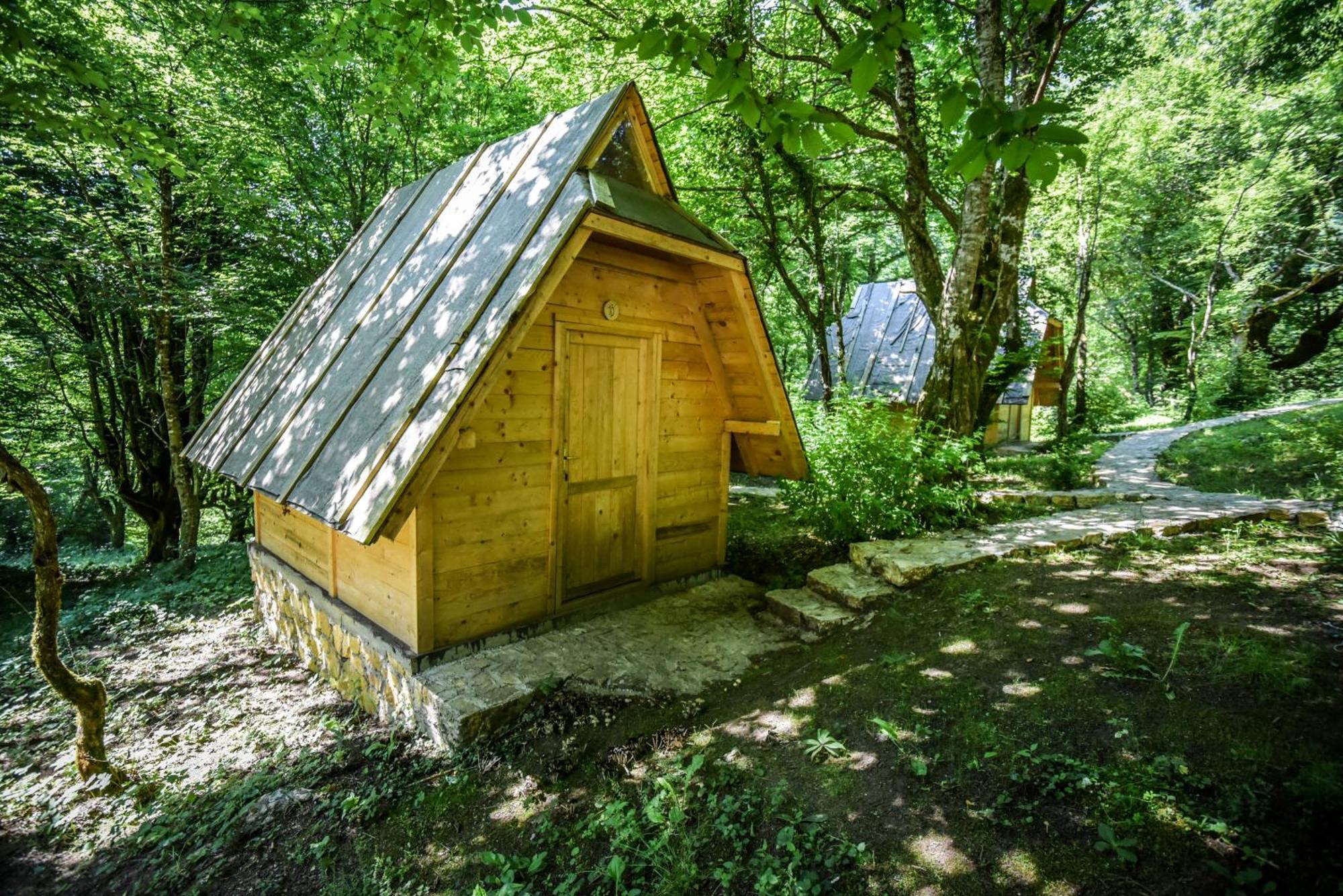 Готель Camp Divlja Rijeka Hum Екстер'єр фото