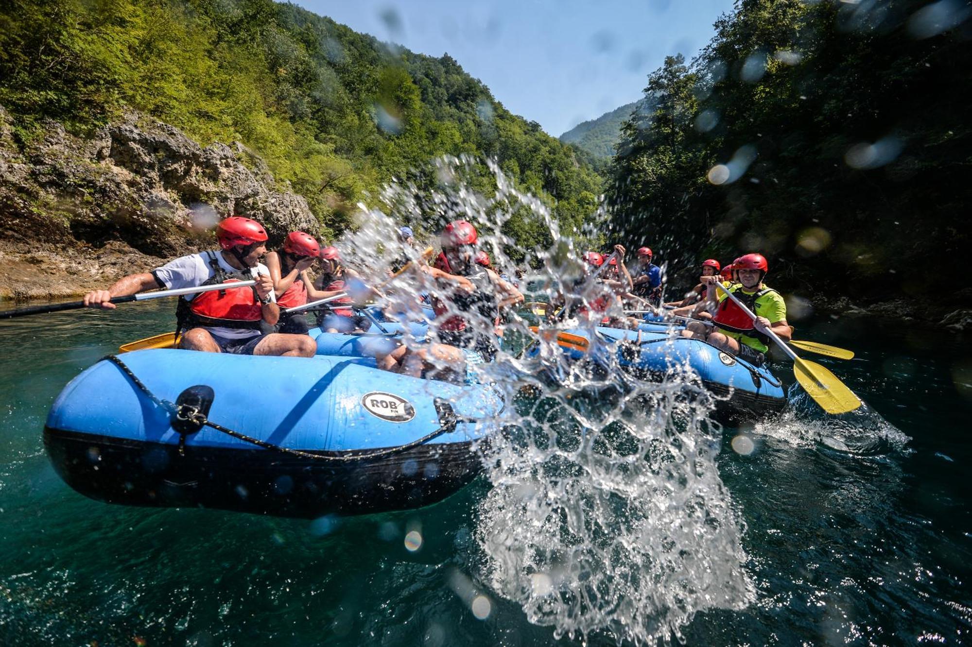 Готель Camp Divlja Rijeka Hum Екстер'єр фото