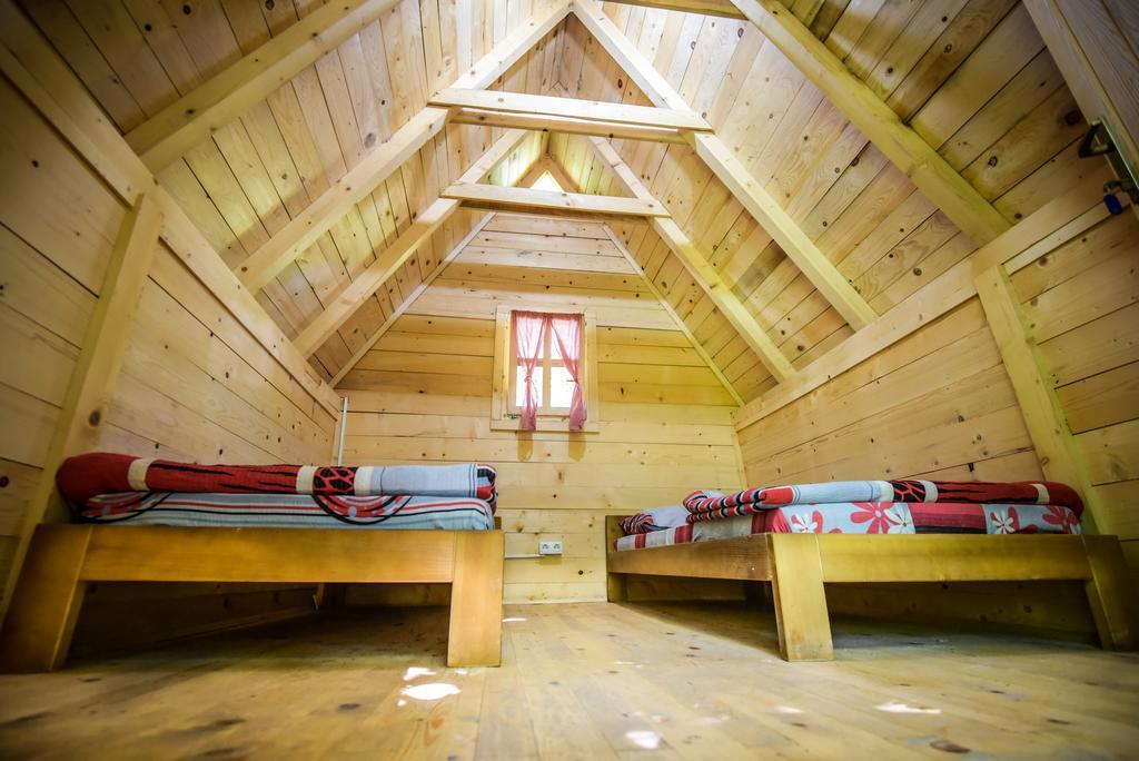 Готель Camp Divlja Rijeka Hum Екстер'єр фото